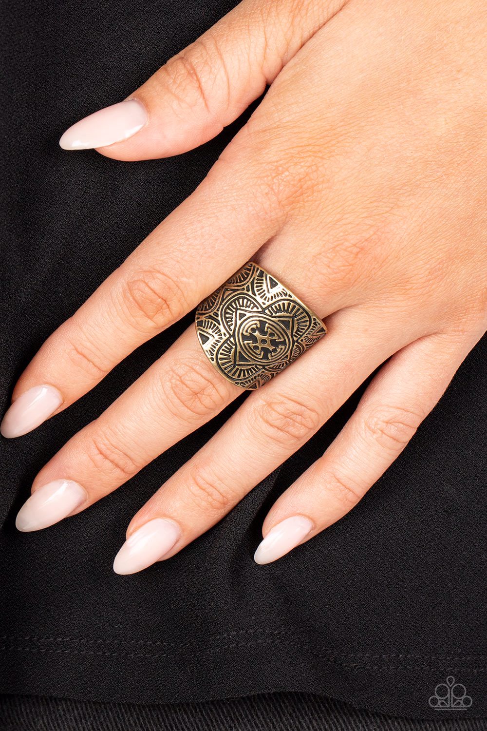 Paparazzi ♥ Argentine Arches - Brass ♥ Ring