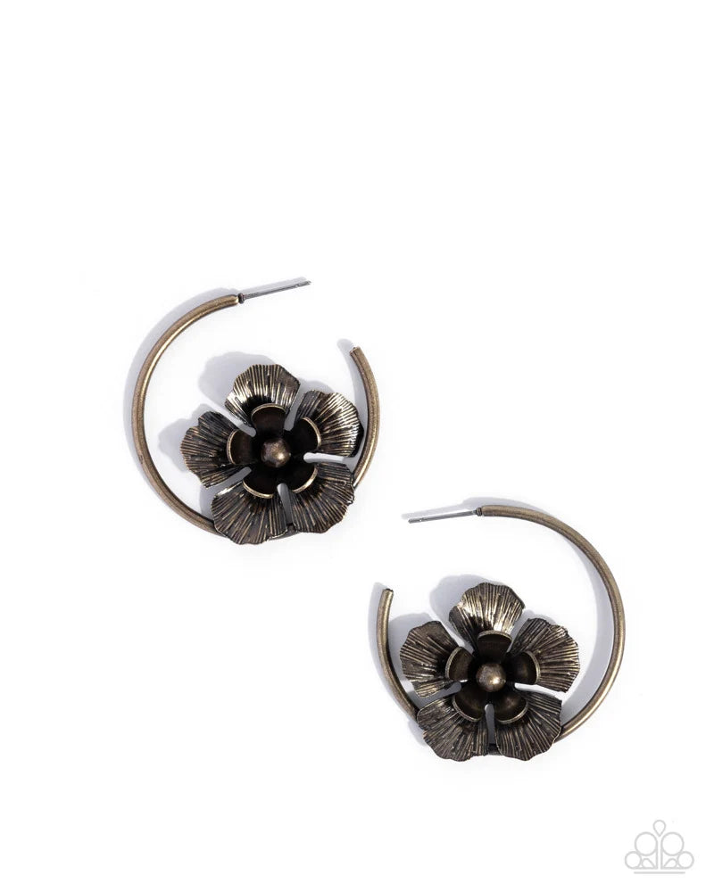 Paparazzi ♥ Blossoming Balance - Brass ♥ Earrings