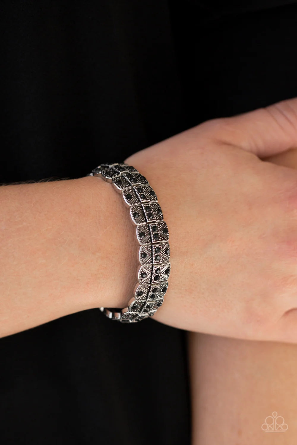 Paparazzi ♥ Modern Magnificence - Black ♥ Bracelet
