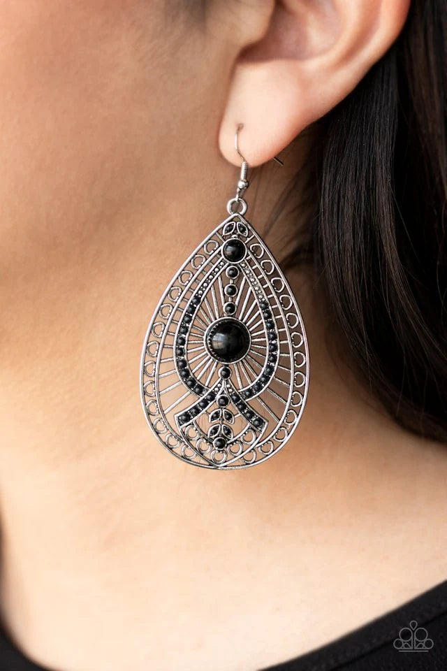 Paparazzi ♥ Just Dropping By - Black ♥ Earrings
