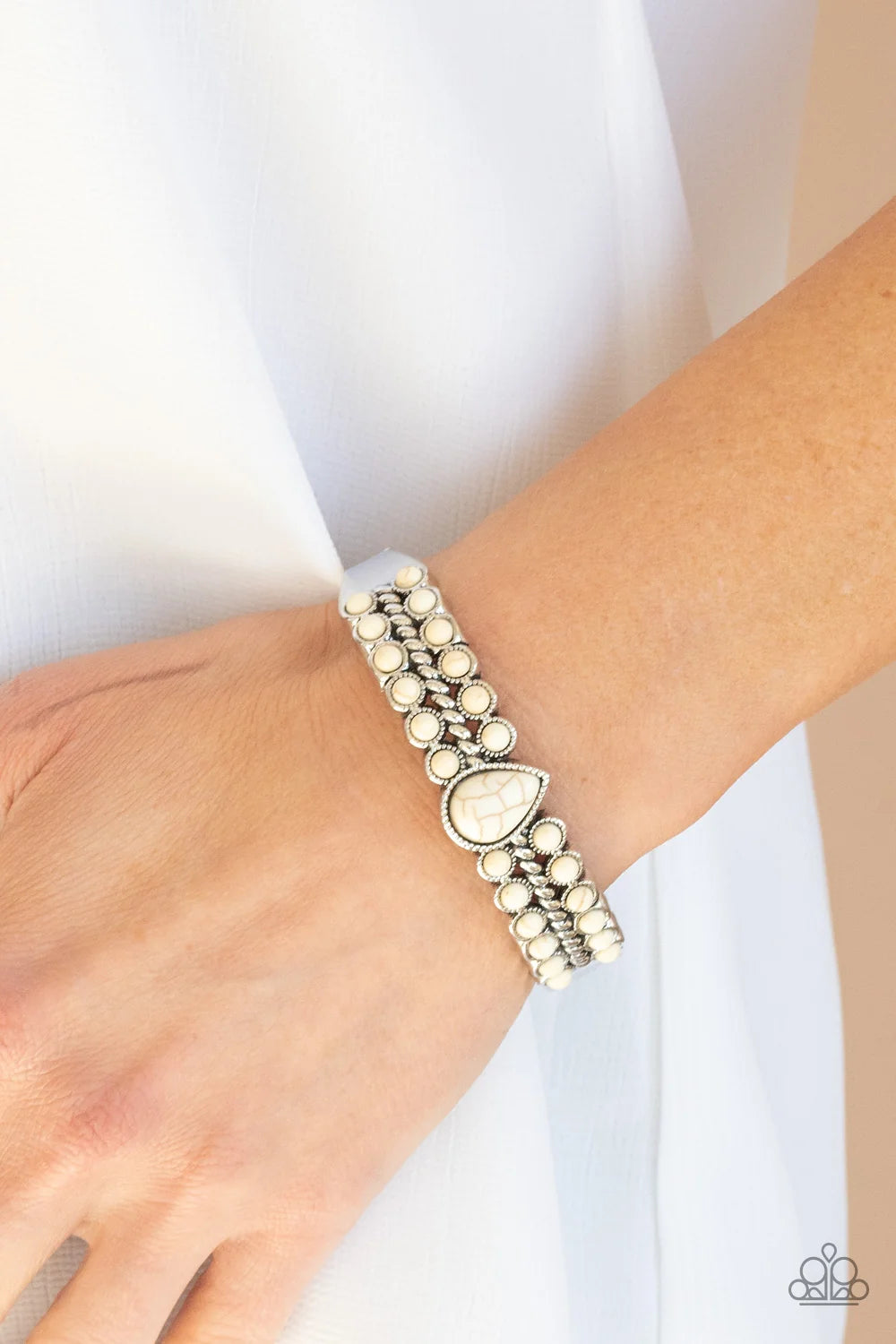 Paparazzi ♥ Nature Resort - White ♥ Bracelet