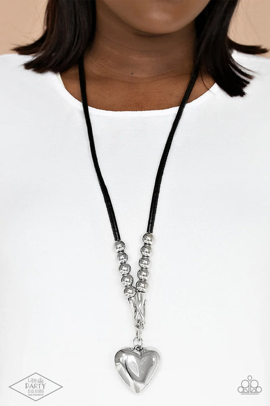 Paparazzi ♥ Forbidden Love - Black ♥ Necklace