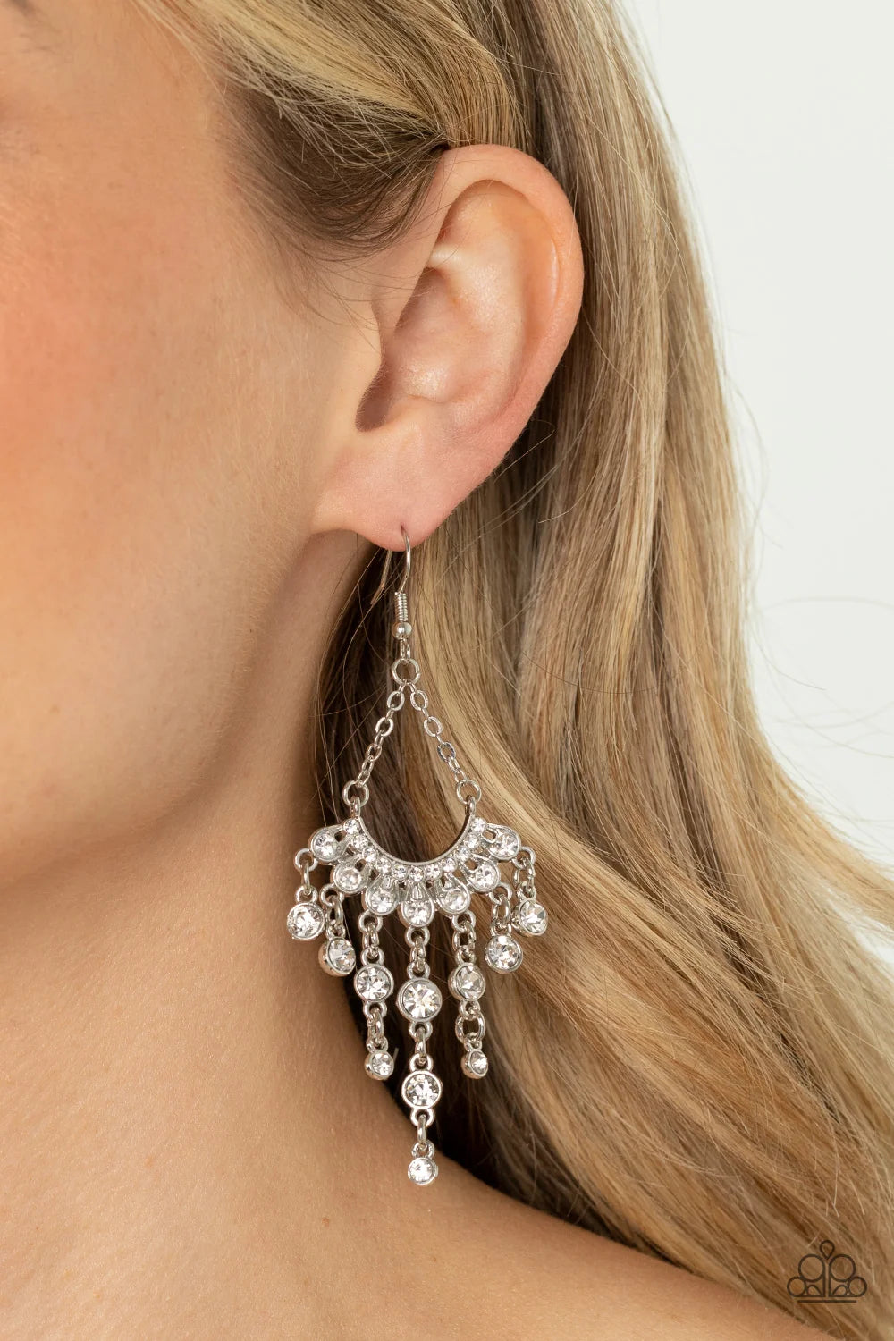 Paparazzi ♥ Commanding Candescence - White ♥ Earrings