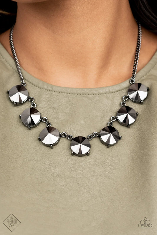 Paparazzi ♥ The SHOWCASE Must Go On - Black ♥ Necklace