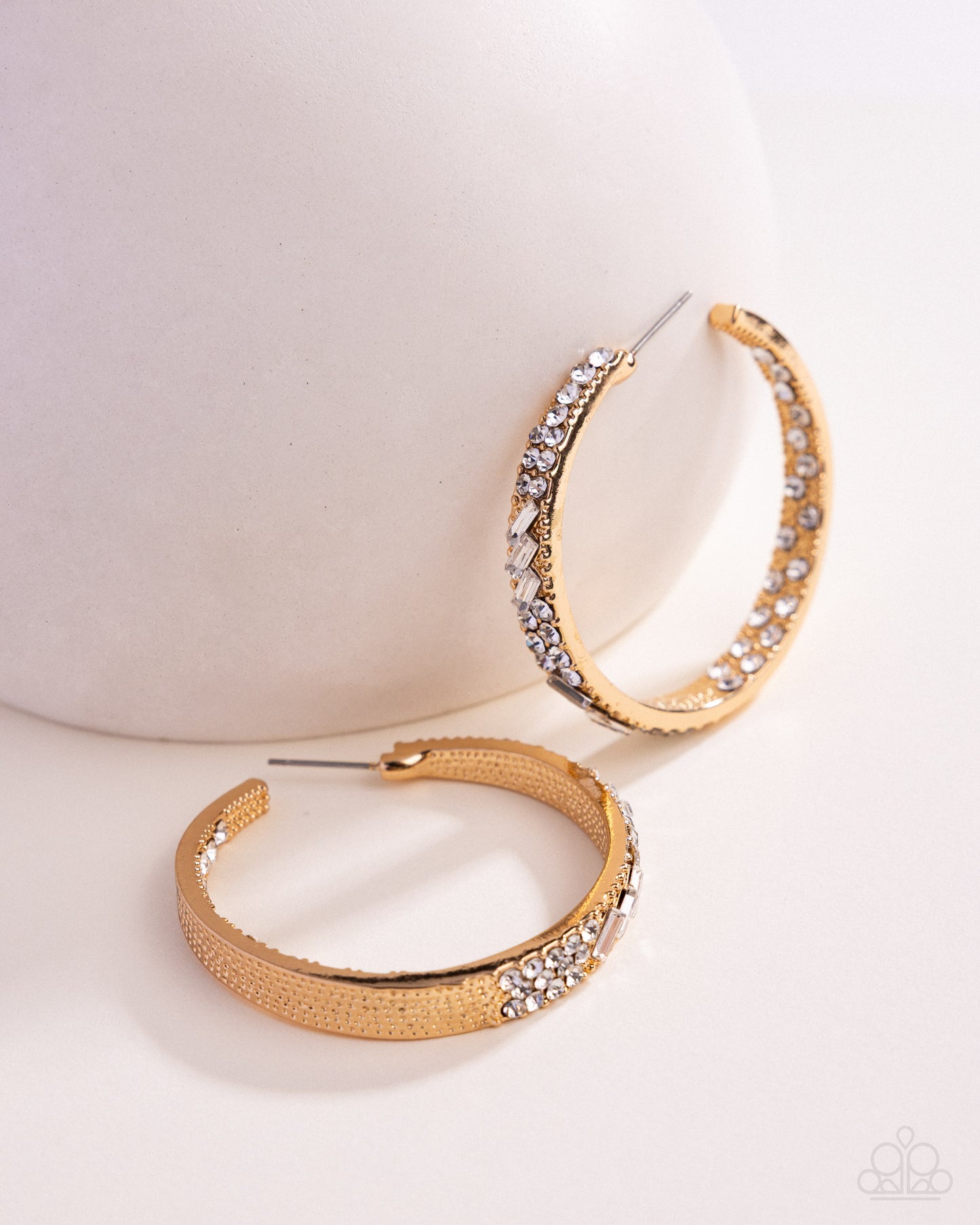 GLITZY By Association - Gold Earring