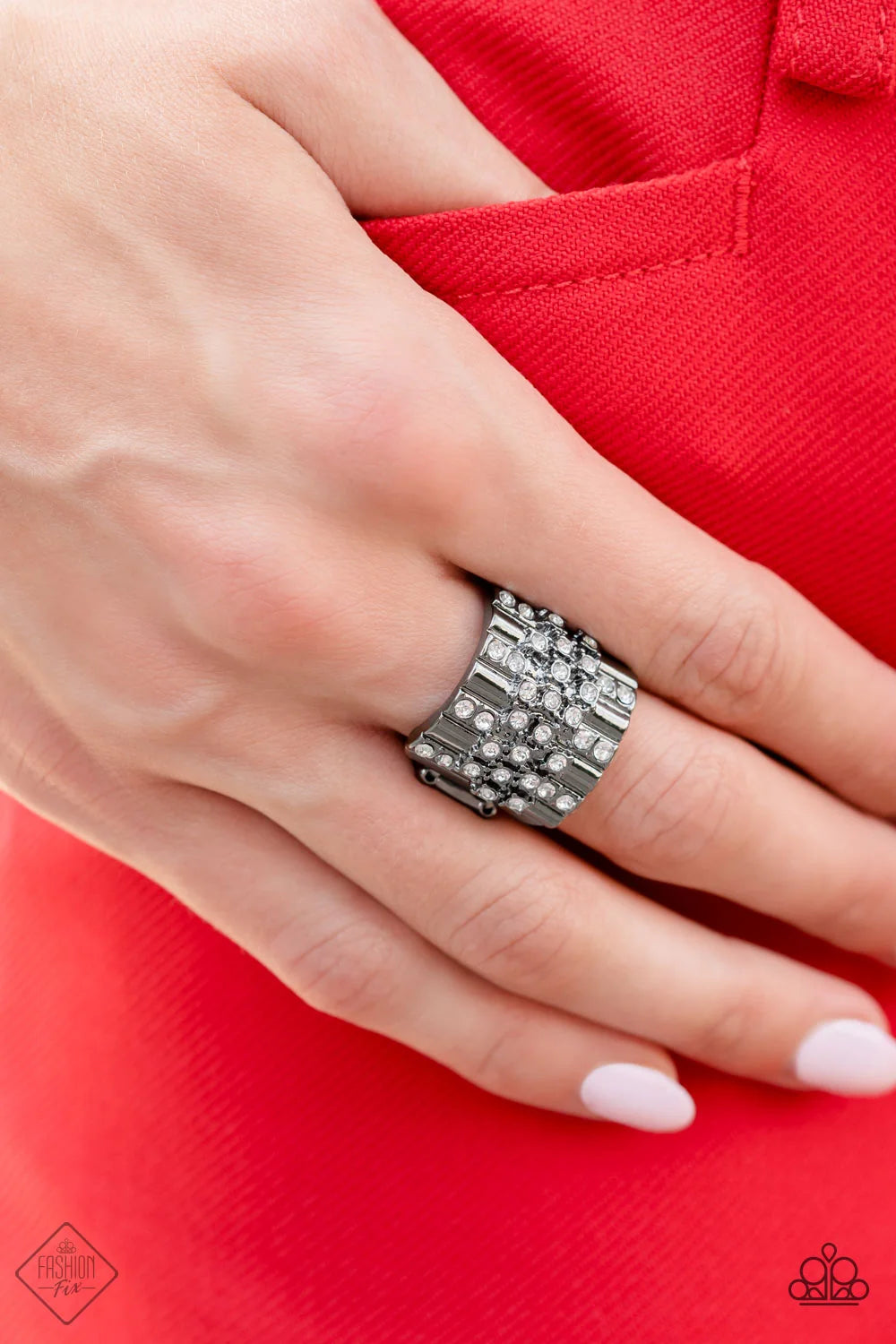 Paparazzi ♥ Lawbreaking Loot - Black ♥ Ring