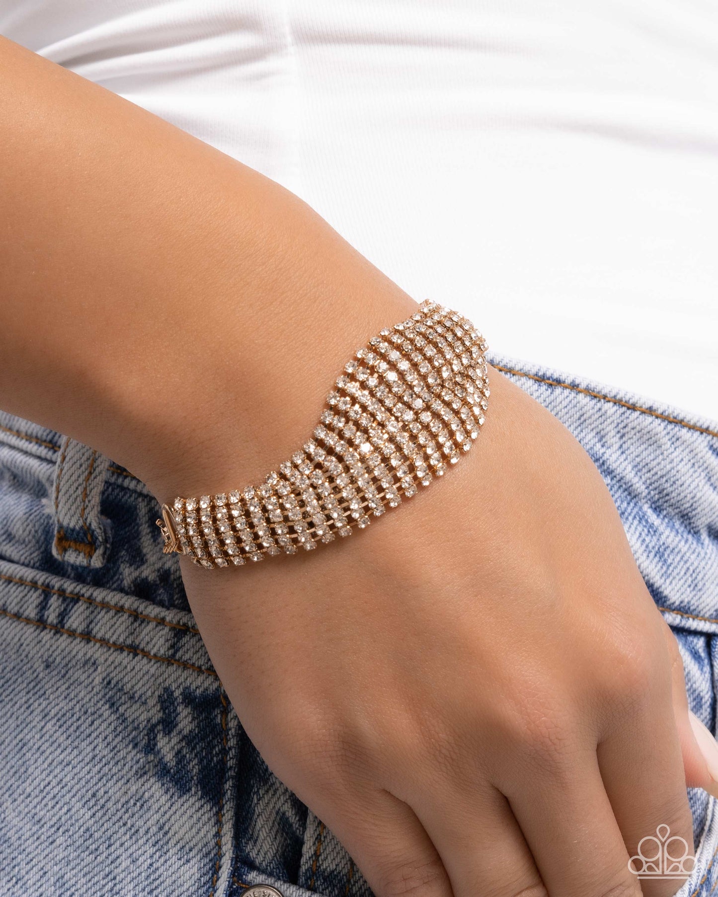 Trustworthy Twist - Gold Bracelet
