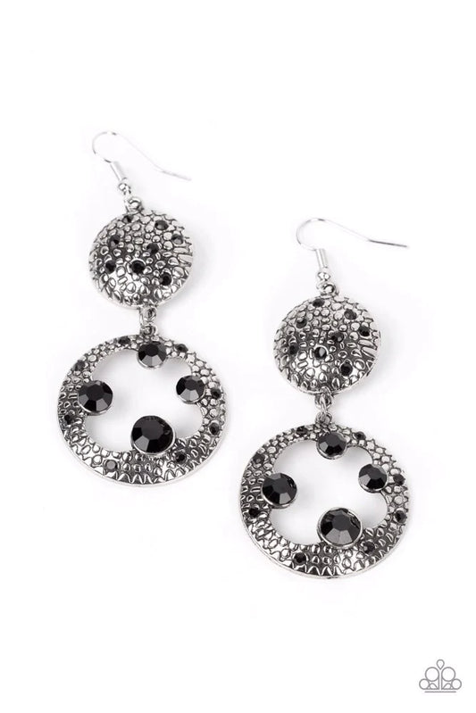 Paparazzi ♥ Eastern Entrada - Black ♥ Earrings