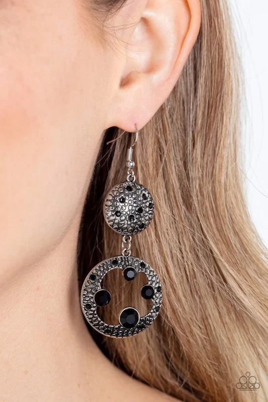 Paparazzi ♥ Eastern Entrada - Black ♥ Earrings