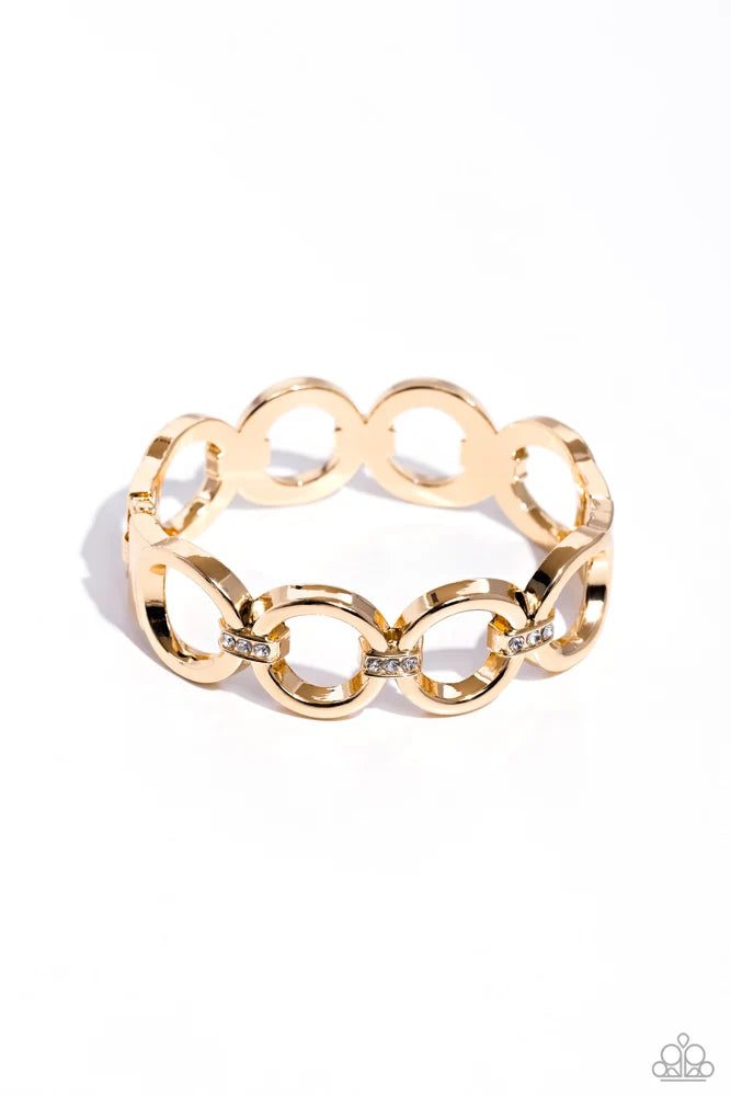 Paparazzi ♥ Chic Collection - Gold ♥ Bracelet