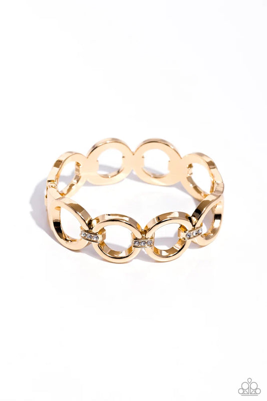 Paparazzi ♥ Chic Collection - Gold ♥ Bracelet