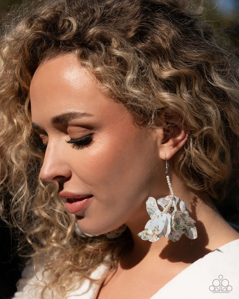 Paparazzi ♥ Flourishing Fantasia - Blue ♥ Earrings