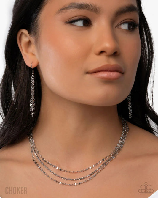 Paparazzi ♥ Layered Legend - Silver ♥ Necklace