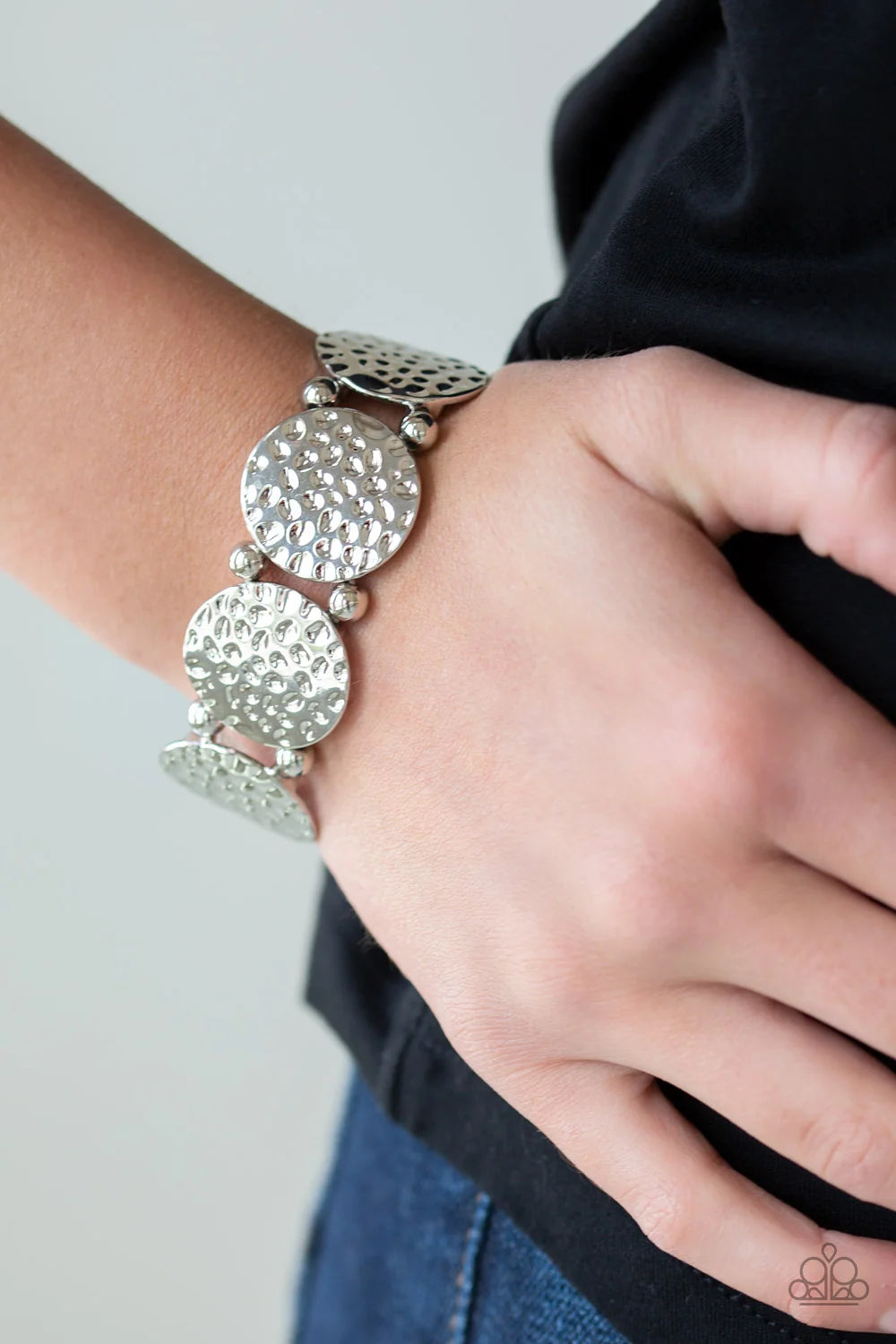 Paparazzi ♥ GLISTEN and Learn - Silver ♥ Bracelet