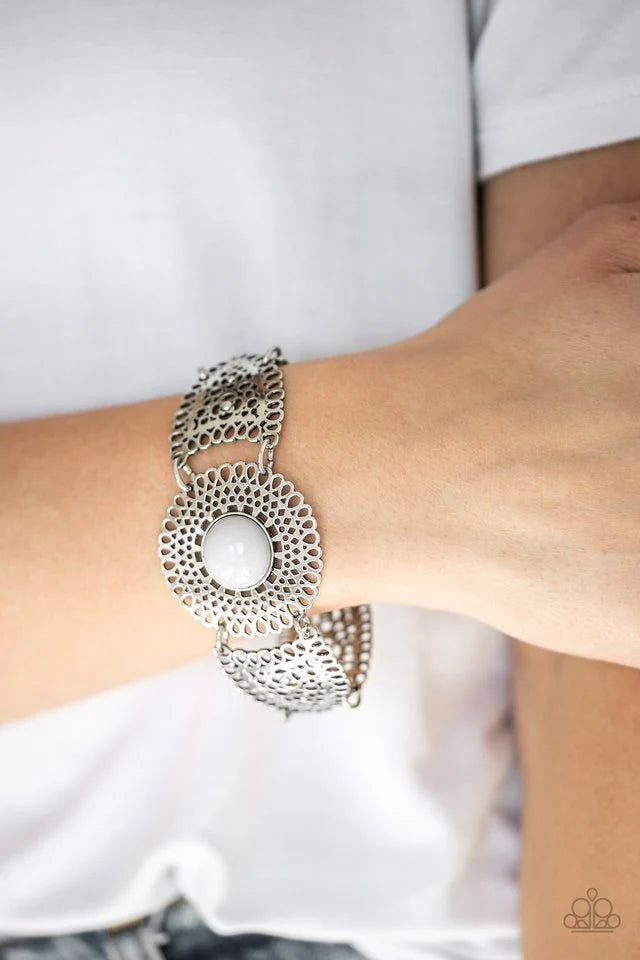 Paparazzi ♥ Avant-VANGUARD - Silver ♥ Bracelet