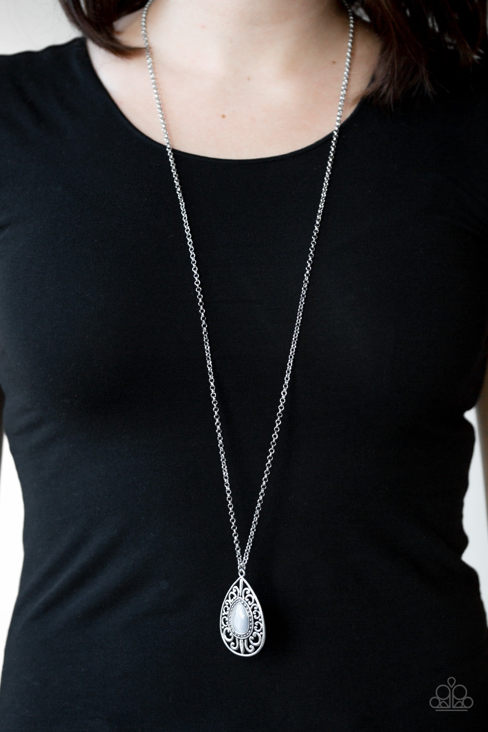 Modern Majesty - Silver Necklace