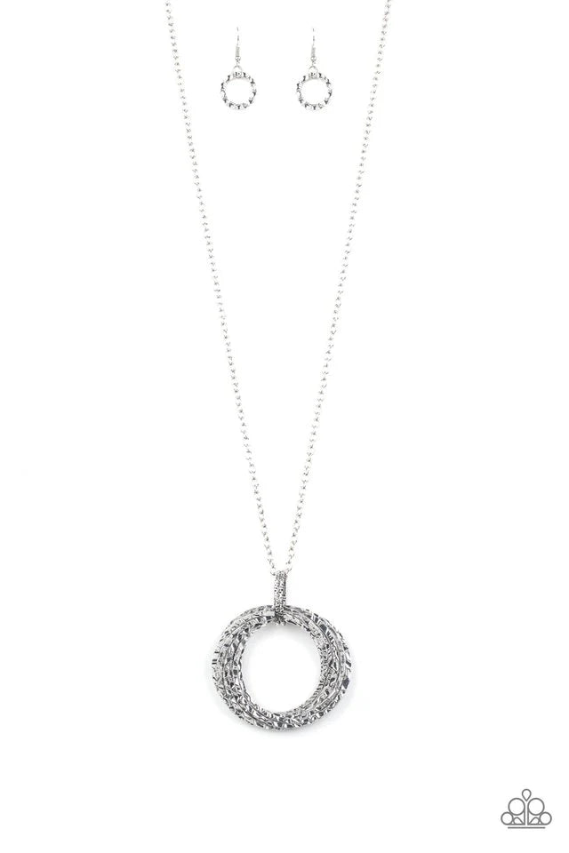 Paparazzi ♥ Metal Marathon - Silver ♥ Necklace