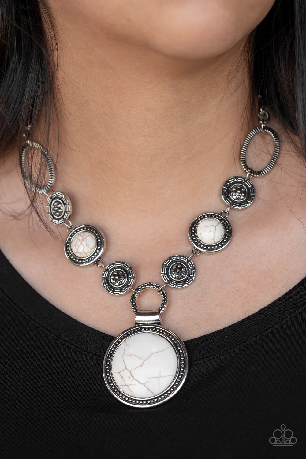 Paparazzi ♥ Sedona Drama - White ♥ Necklace
