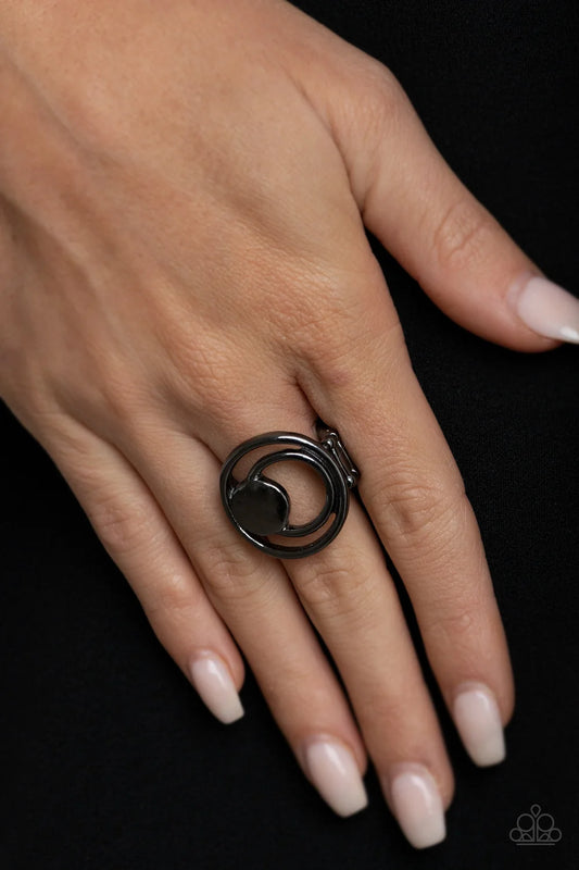 Paparazzi ♥ Edgy Eclipse - Black ♥ Ring