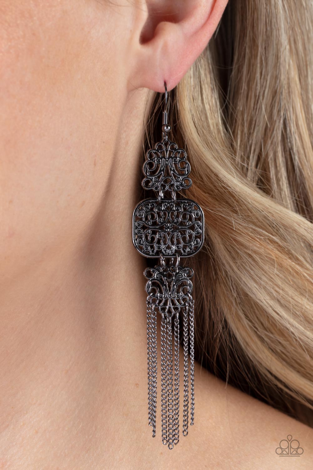 âEastern Elegance - Black