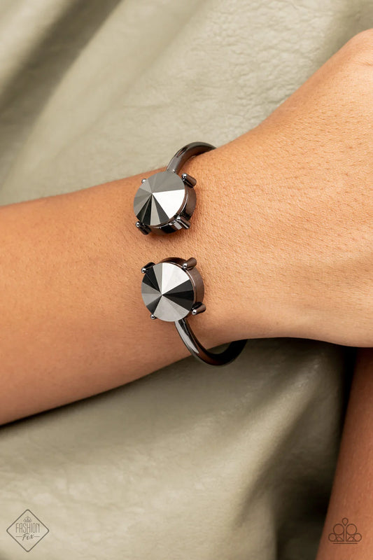Paparazzi ♥ Spark and Sizzle - Black ♥ Bracelet