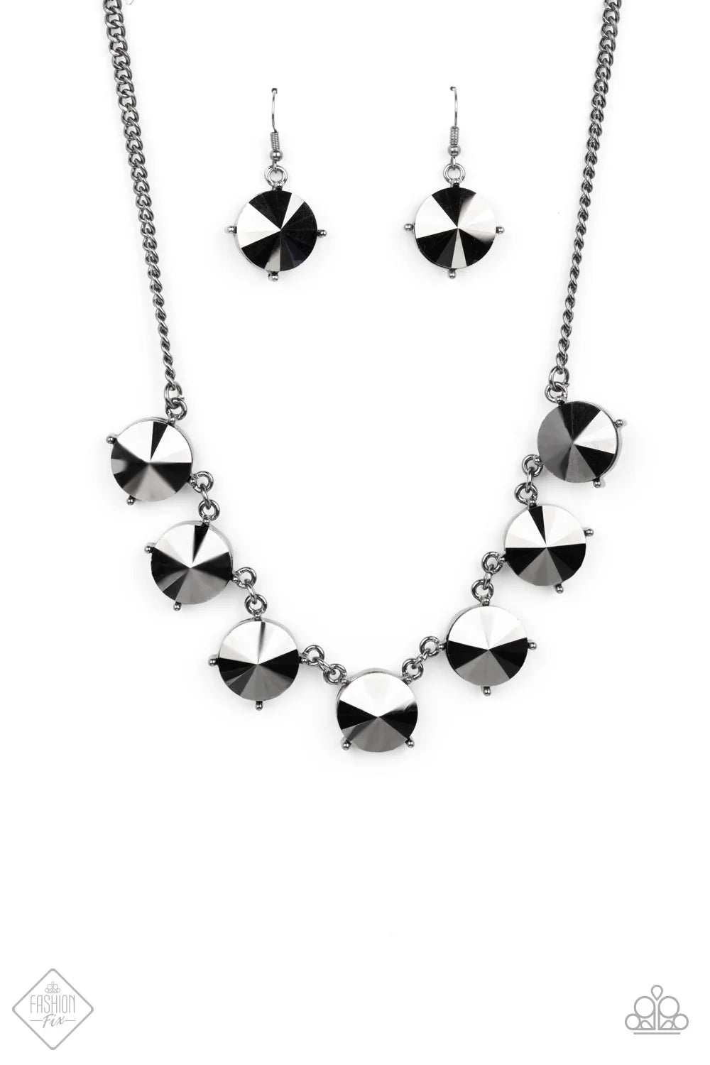 Paparazzi ♥ The SHOWCASE Must Go On - Black ♥ Necklace