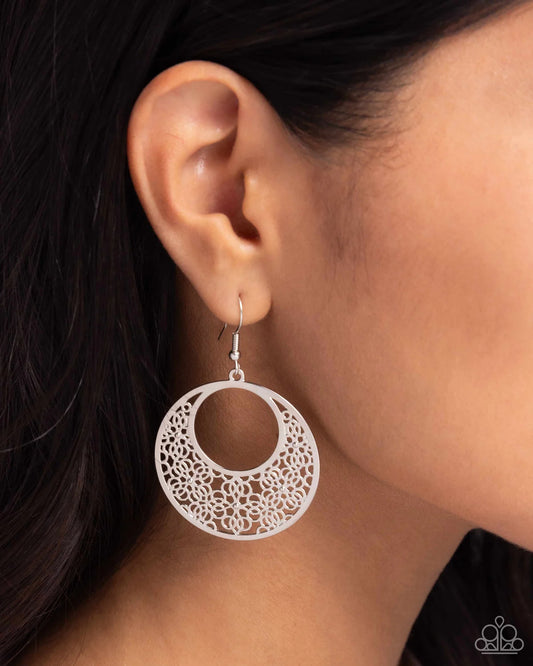 Paparazzi ♥ Mandala Paradise - Silver ♥ Earrings