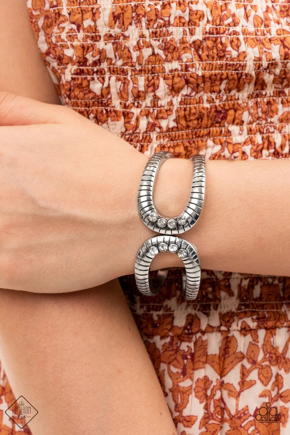 Paparazzi ♥ Desert Prosperity - White ♥ Bracelet