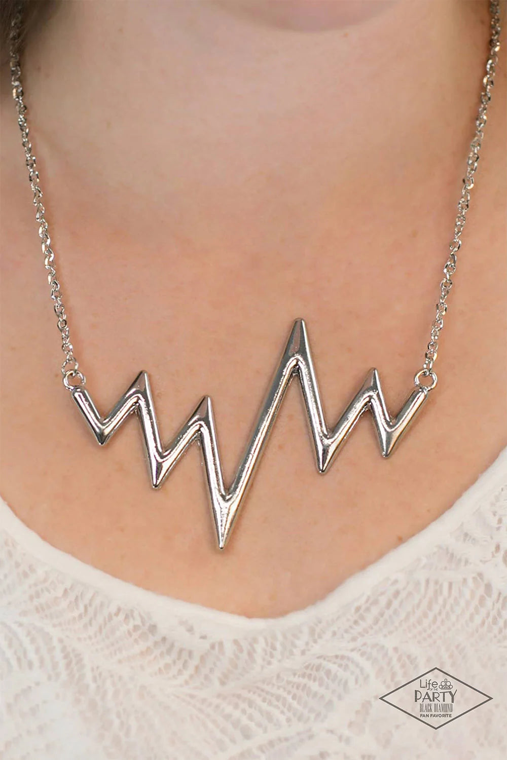 Paparazzi ♥ In A Heartbeat - Silver ♥ Necklace