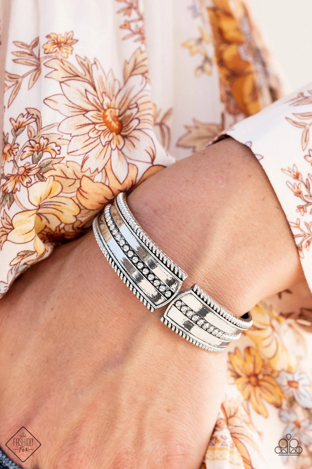 Paparazzi ♥ Tributary Treasure - Silver ♥ Bracelet
