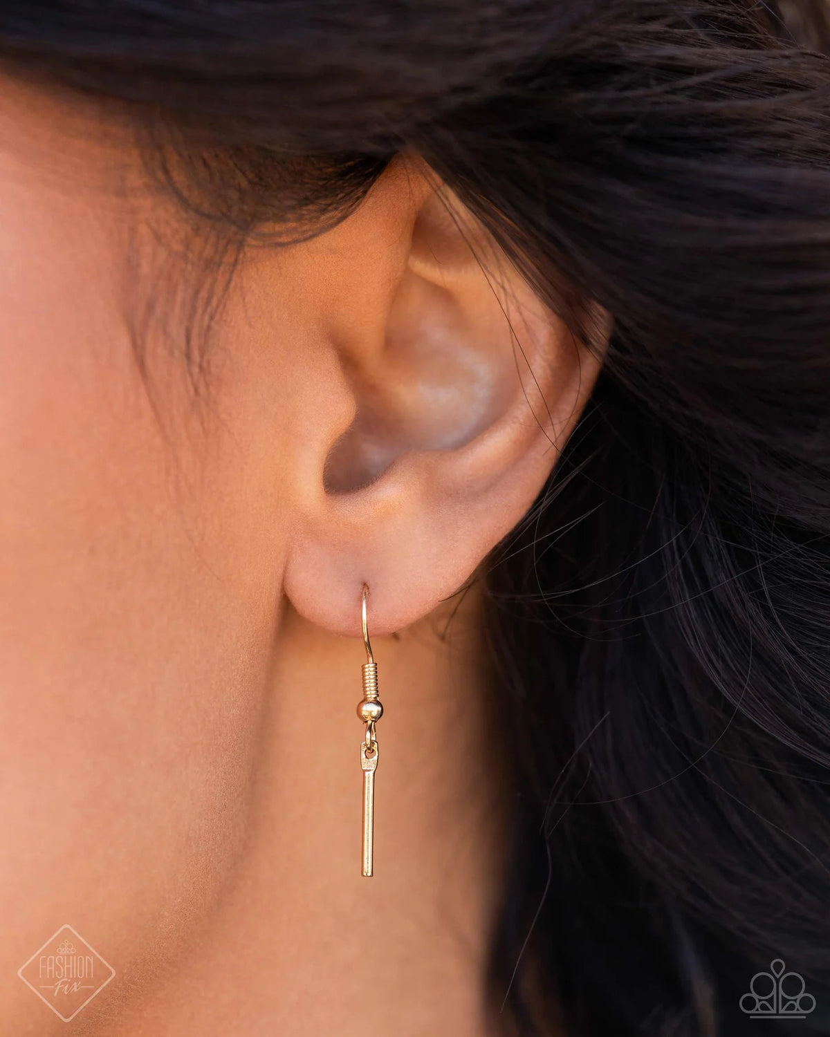 Paparazzi ♥ Linear Leap - Gold ♥ Necklace