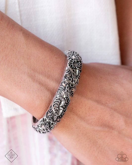 Paparazzi ♥ Enchanting Entrant - Silver ♥ Bracelet