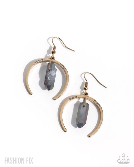 Paparazzi ♥ Masterful Model - Gold ♥ Earrings