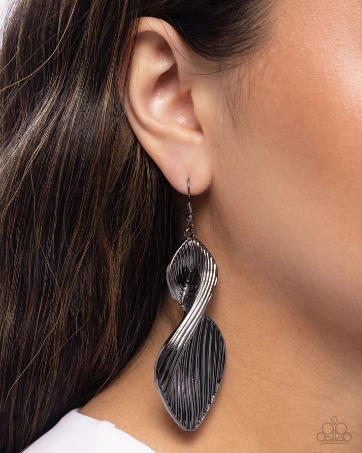 Paparazzi Earring ~ Skinny Spiral