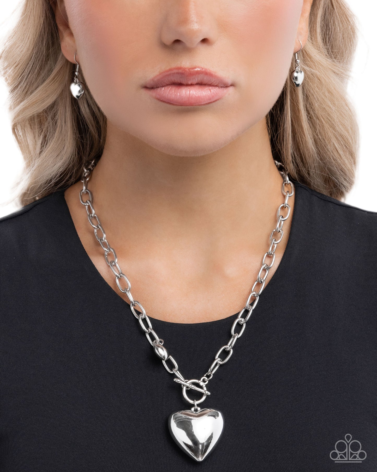 Heartfelt Hangout - Silver Necklace