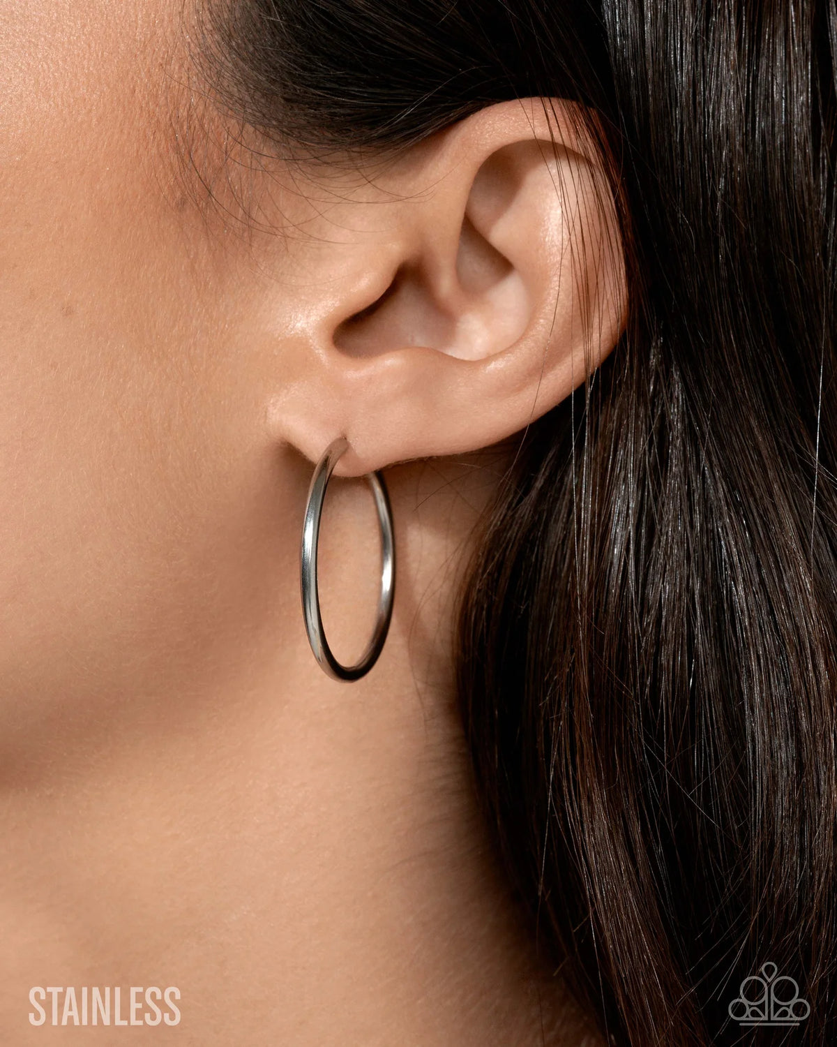 Paparazzi ♥ Surmounting Sheen - Silver ♥ Earrings