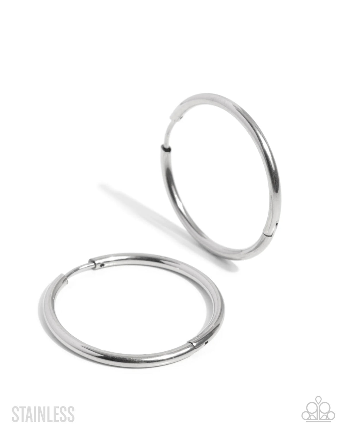 Paparazzi ♥ Surmounting Sheen - Silver ♥ Earrings