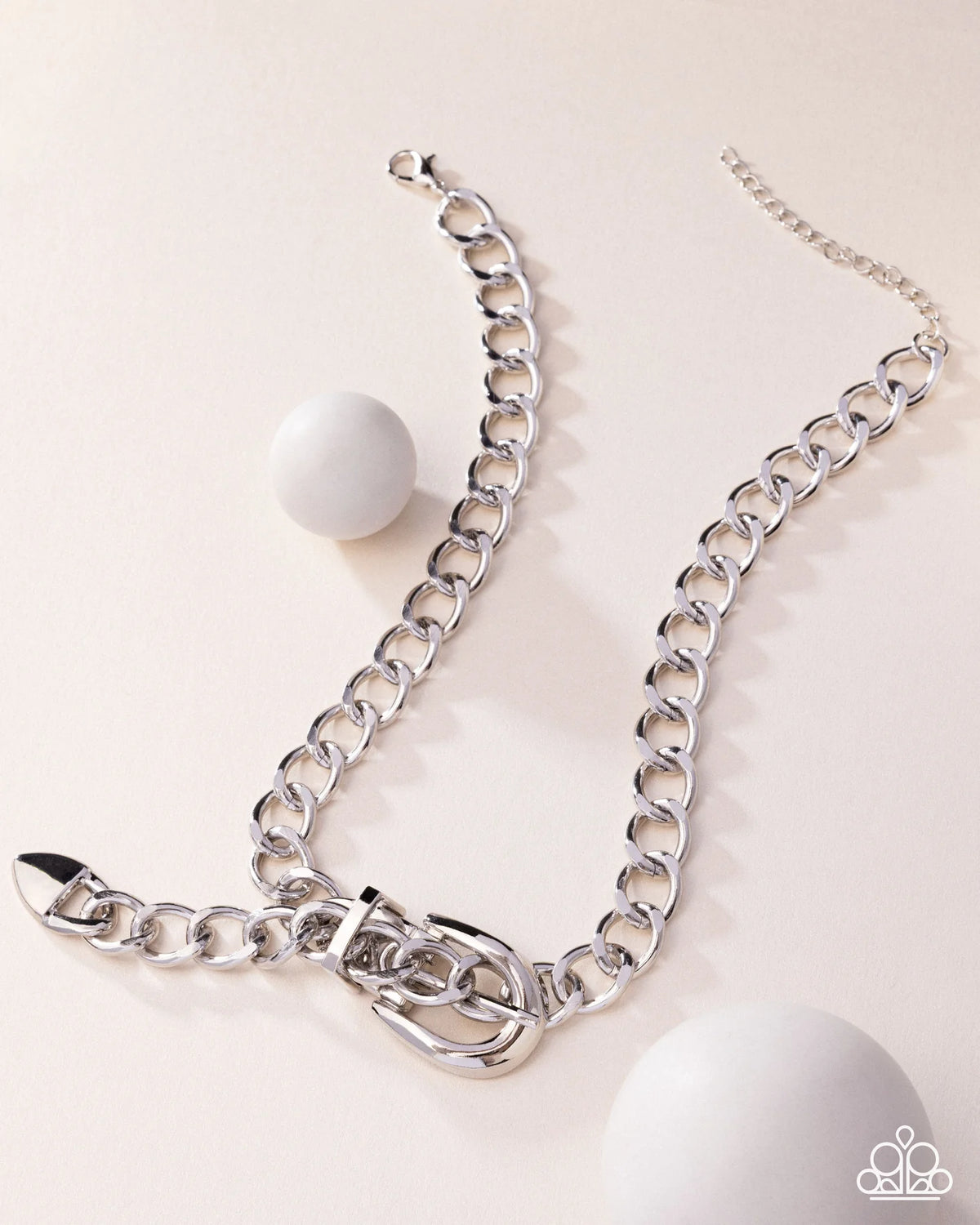 Paparazzi ♥ Bold Buckle - Silver ♥ Necklace